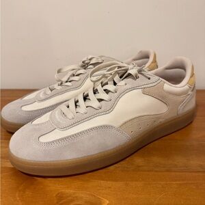 Men's Hoff Park Classic Beige and White Sneakers. Worn Once.